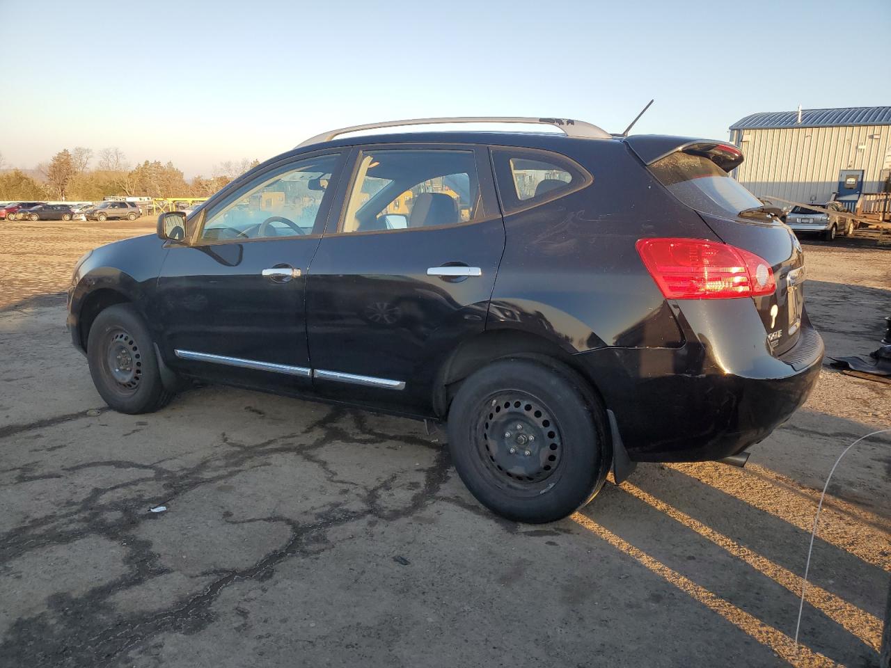 2014 Nissan Rogue - Image 2