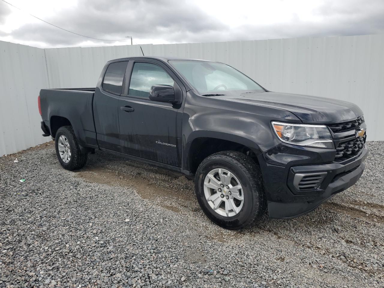 2022 Chevrolet Colorado - Image 4
