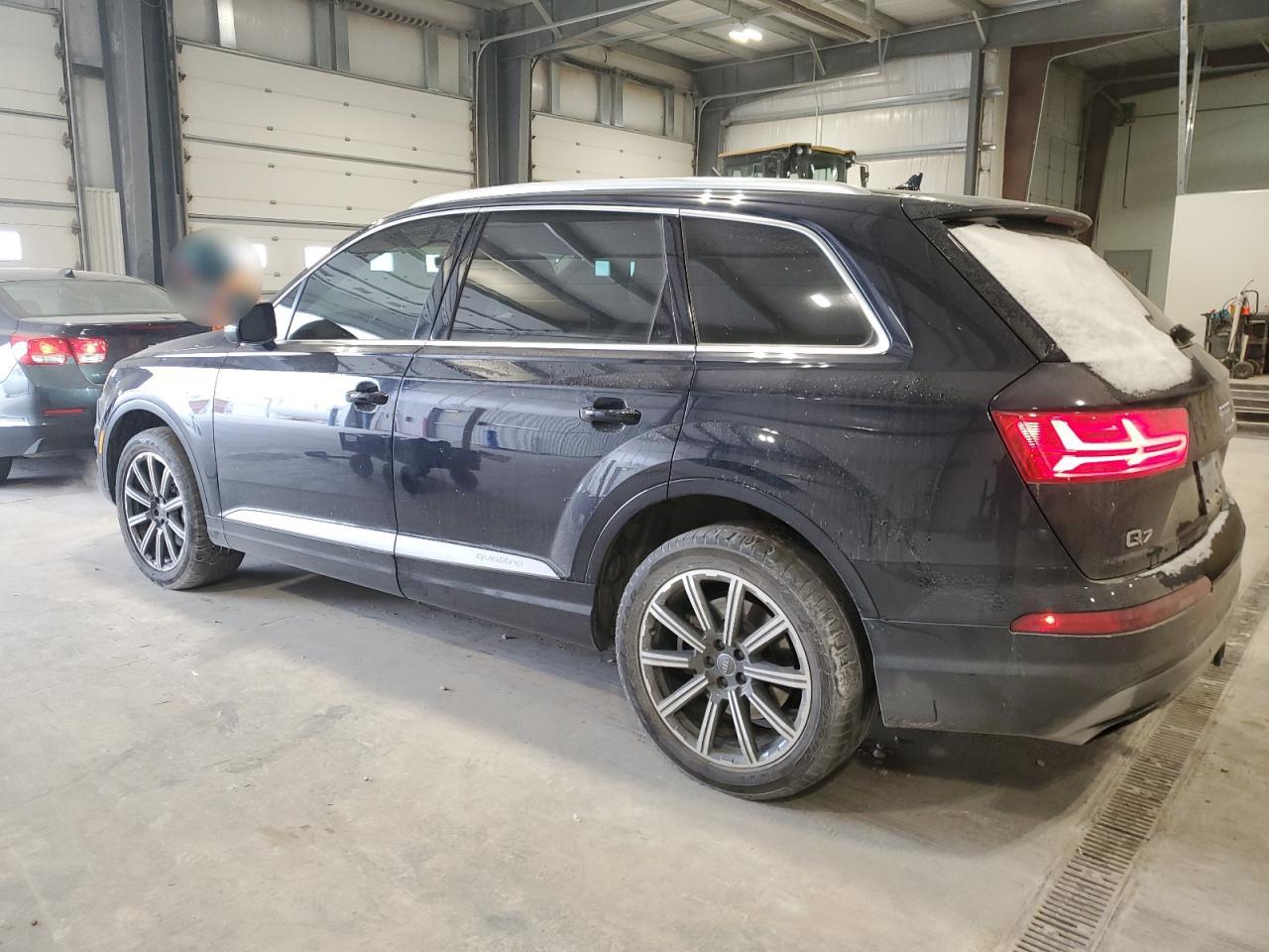 2017 Audi Q7 - Image 2