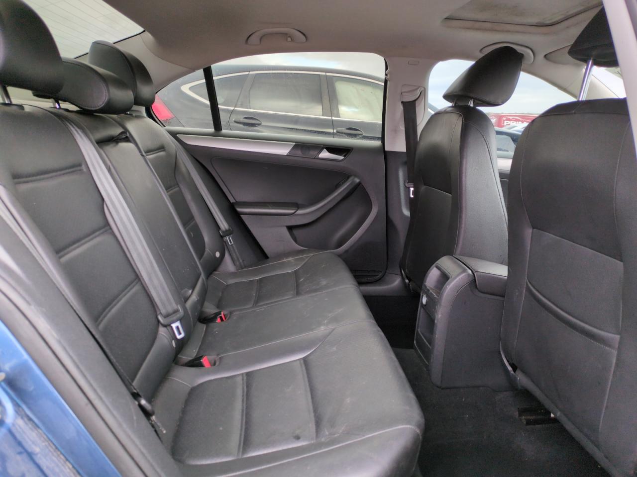 2015 Volkswagen Jetta - Image 10