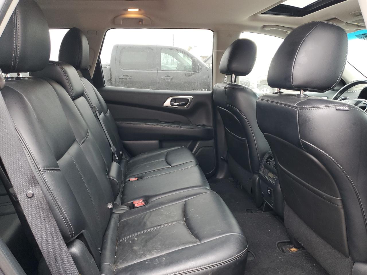 2014 Nissan Pathfinder - Image 11
