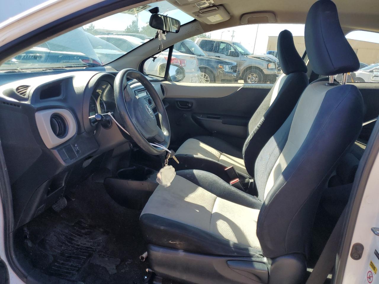 2012 Toyota Yaris - Image 7