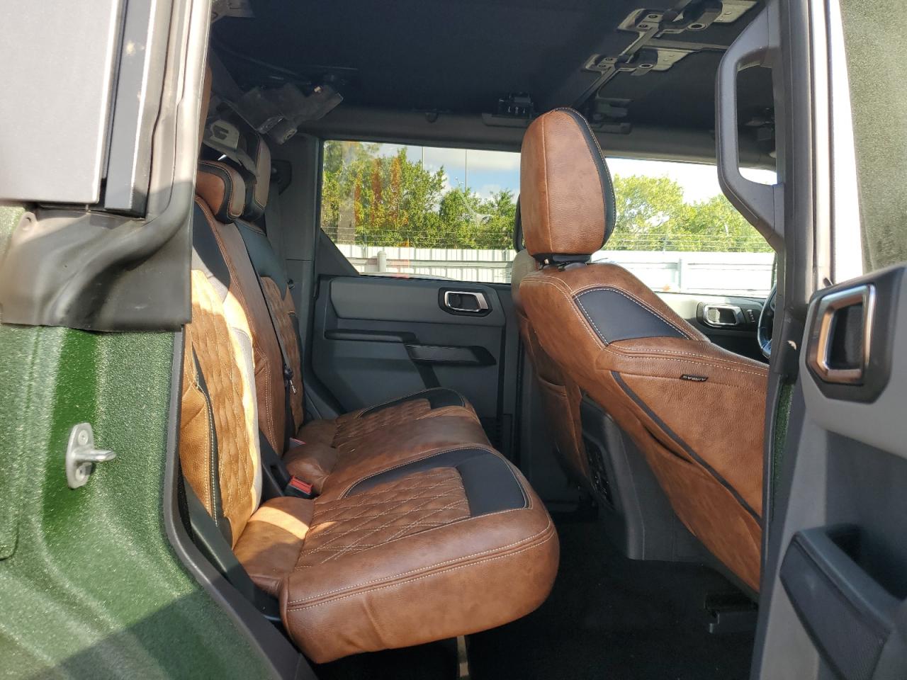 2022 Ford Bronco - Image 12