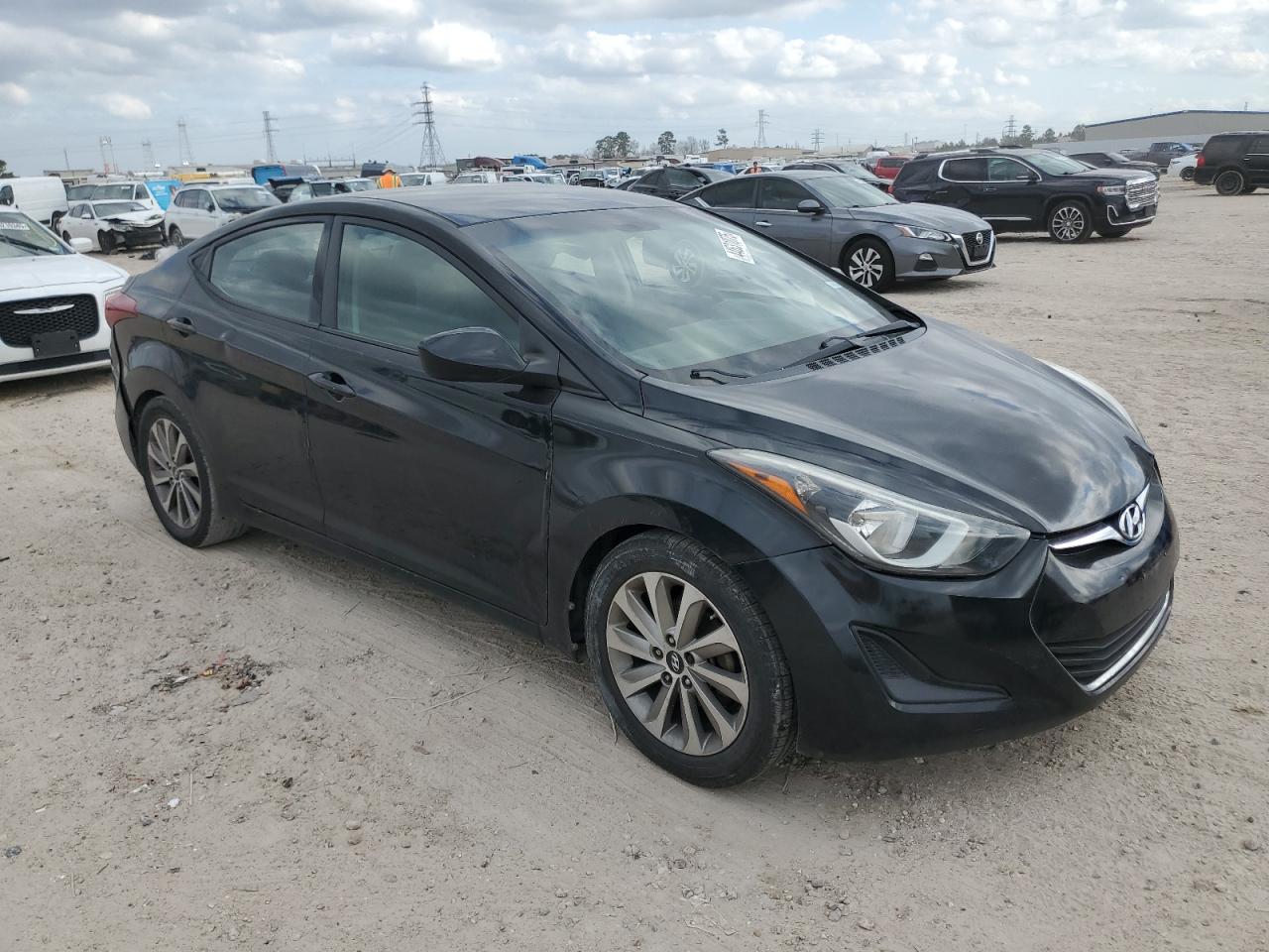 2016 Hyundai Elantra - Image 4