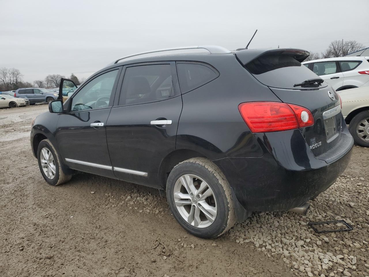 2013 Nissan Rogue - Image 2