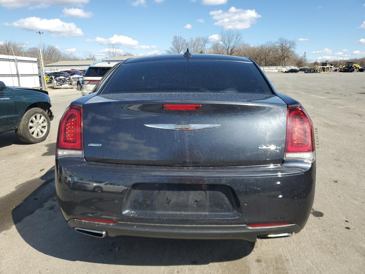 2017 Chrysler 300 - Image 6