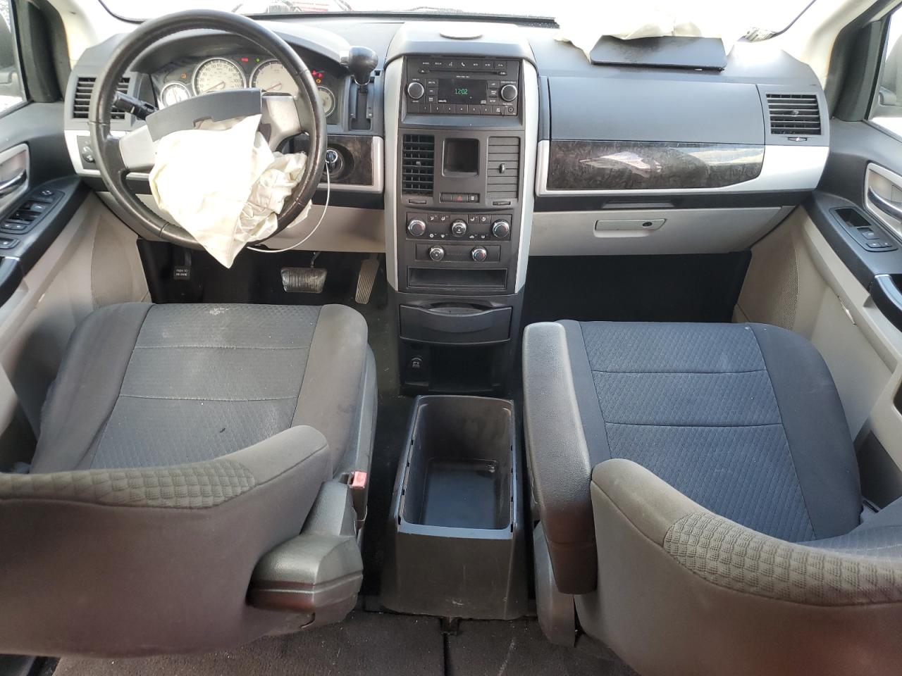 2010 Dodge Caravan - Image 8