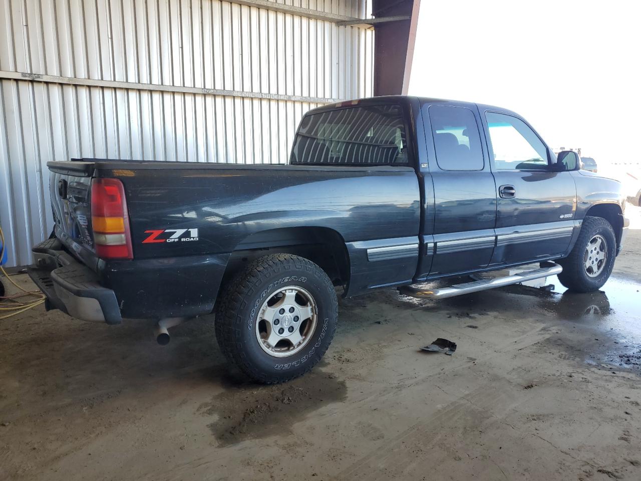 2001 Chevrolet Silverado - Image 3