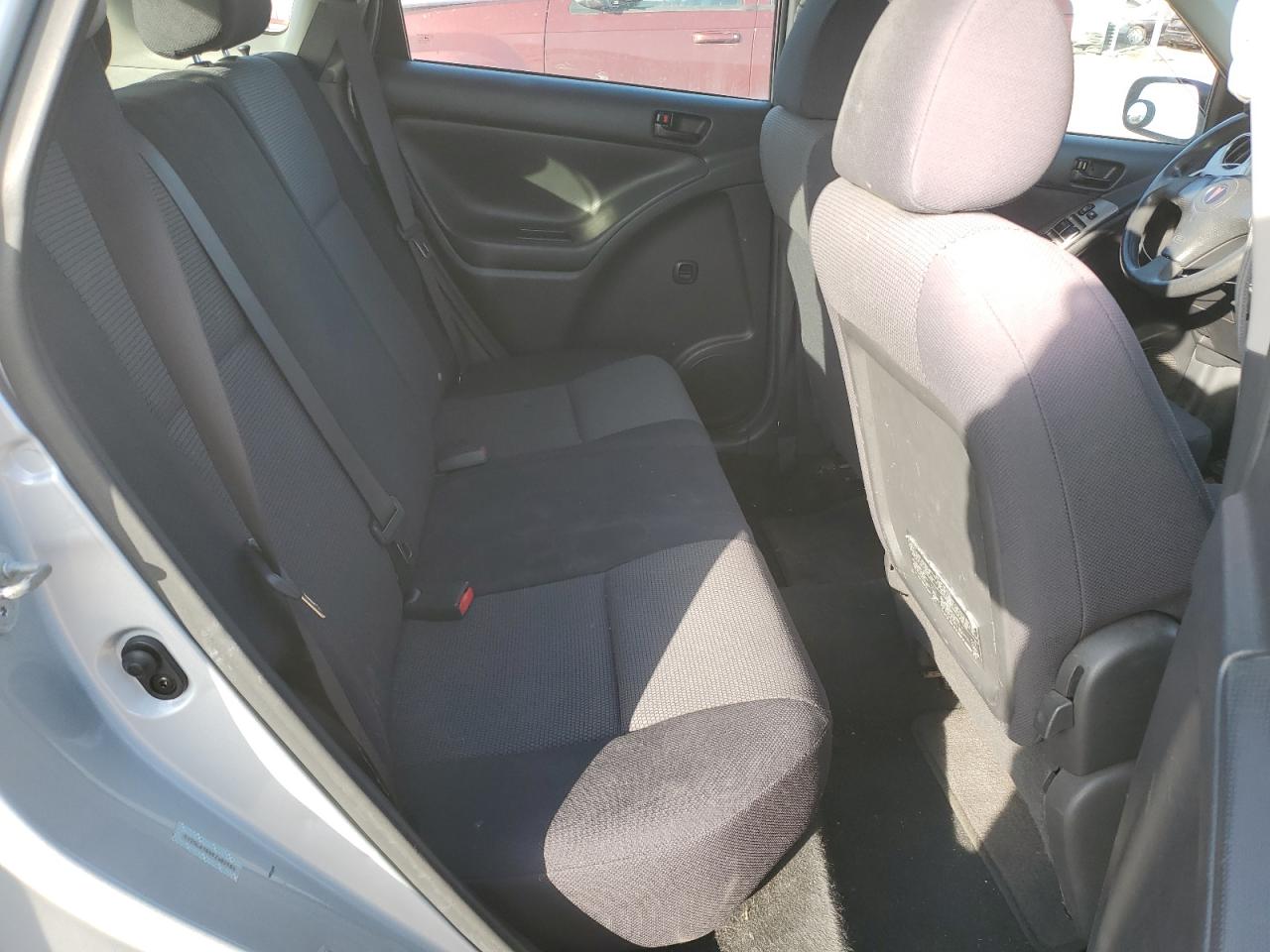 2005 Pontiac Vibe - Image 10