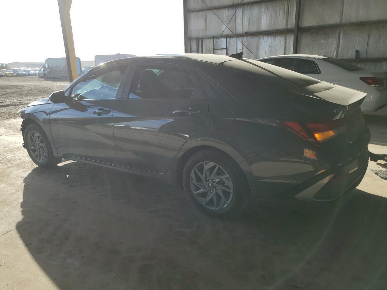 2024 Hyundai Elantra - Image 2