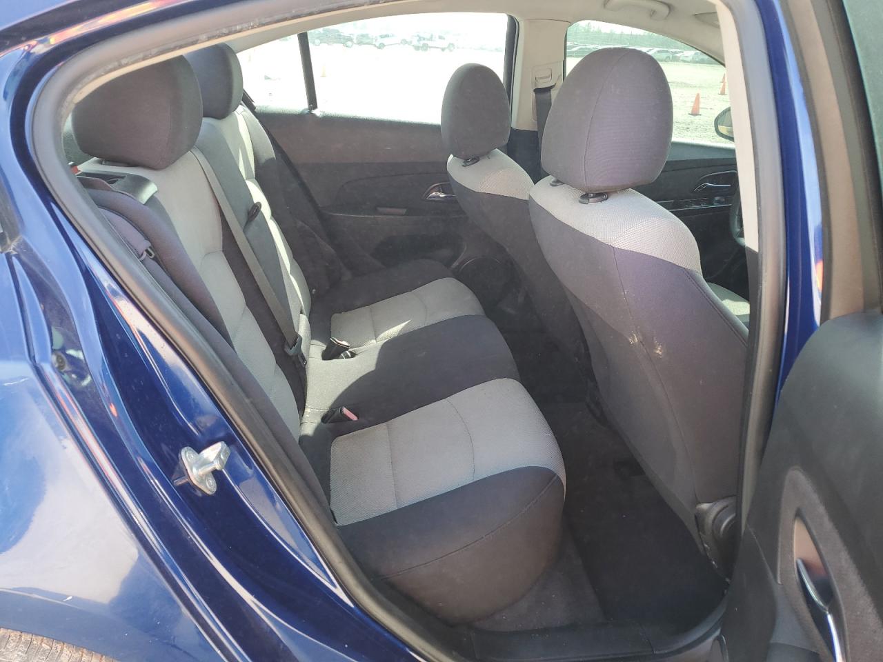 2013 Chevrolet Cruze - Image 10