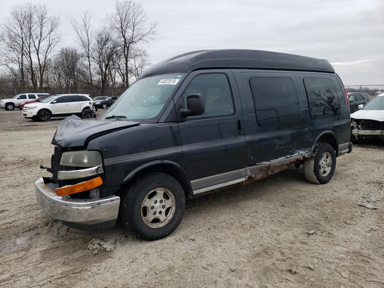 2004 Chevrolet Express G1500 for Sale in Cicero, IN - Front End