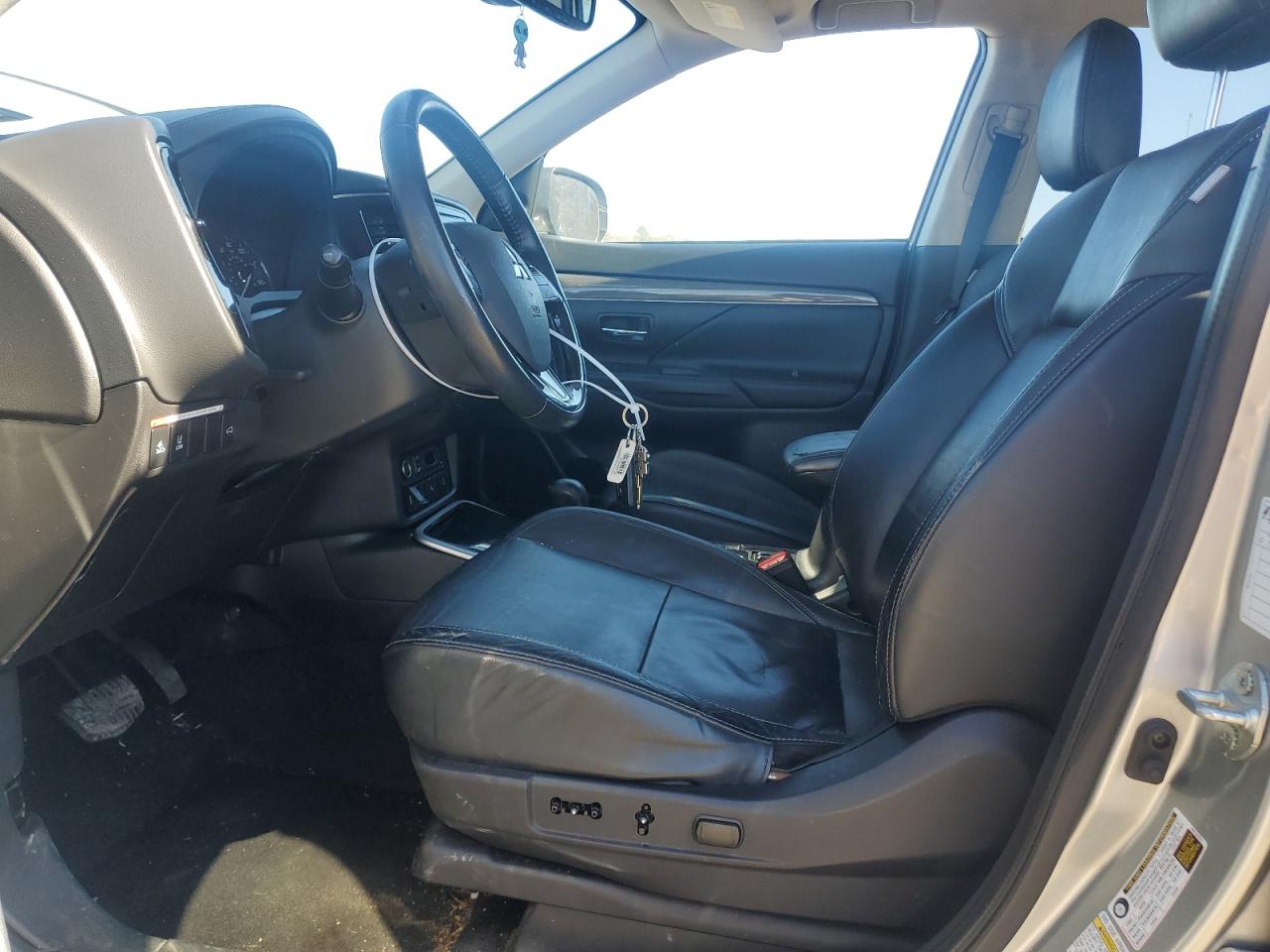 2020 Mitsubishi Outlander - Image 7