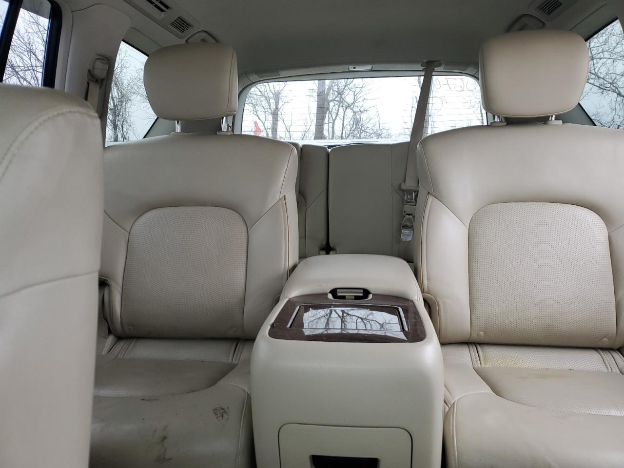 2016 Infiniti QX80 - Image 10