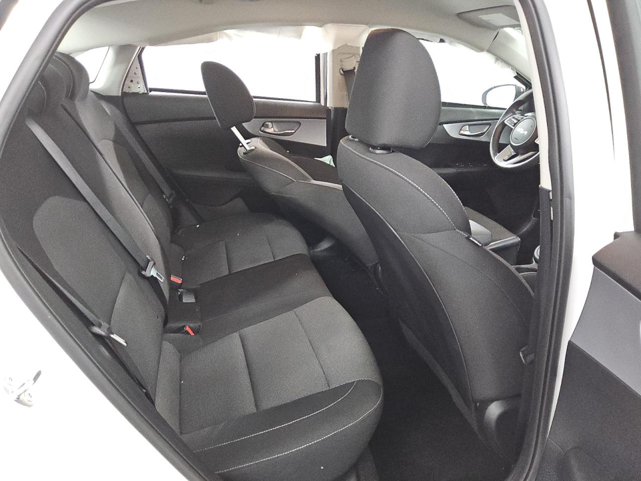 2024 Kia Forte - Image 10