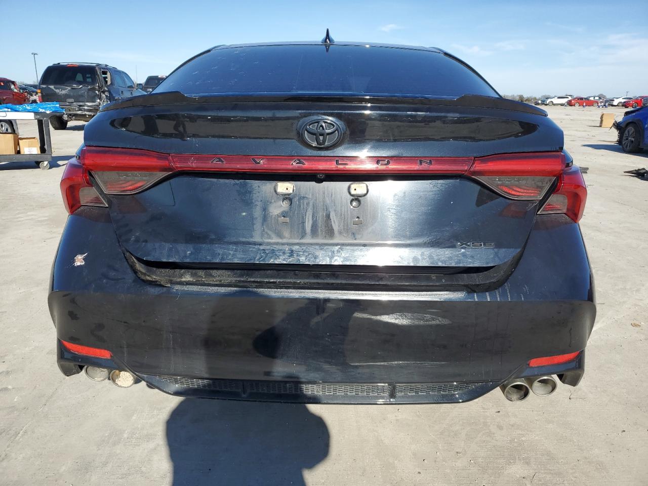 2021 Toyota Avalon - Image 6