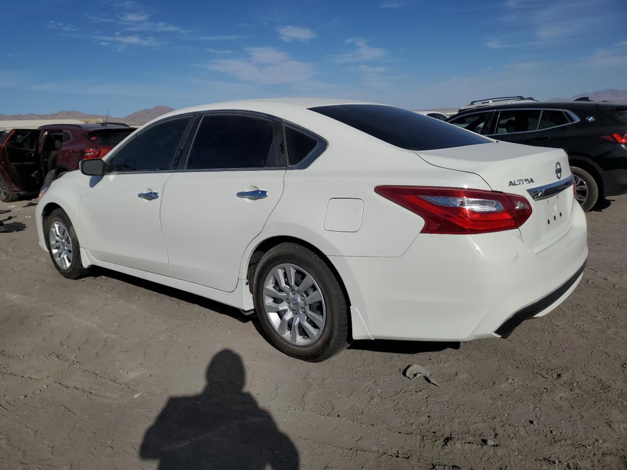 2017 Nissan Altima - Image 2