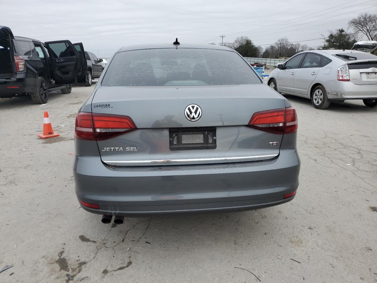 2017 Volkswagen Jetta - Image 6