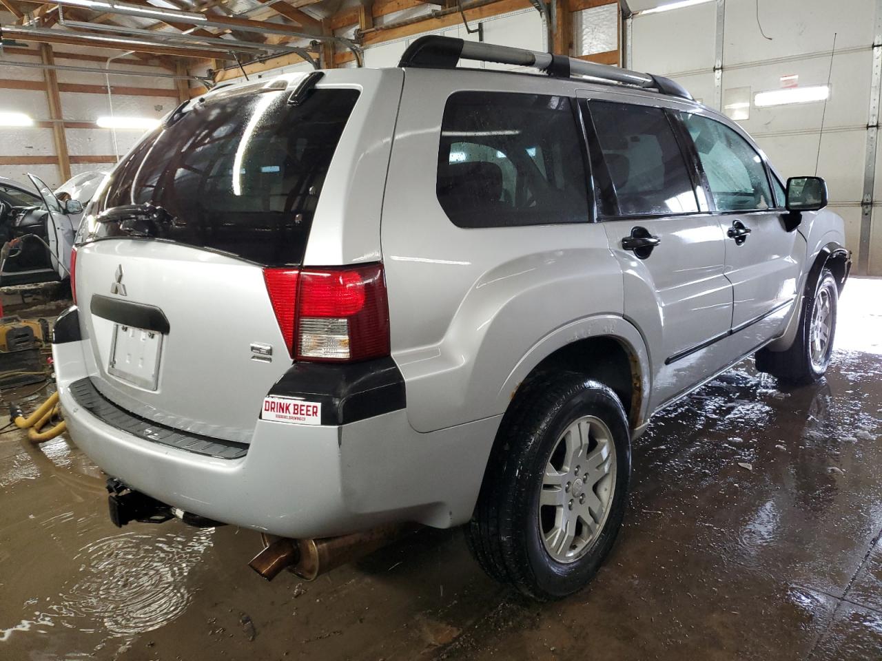 2005 Mitsubishi Endeavor - Image 3