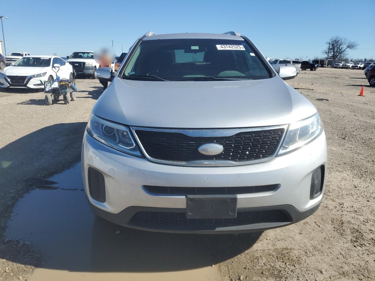 2015 Kia Sorento - Image 5