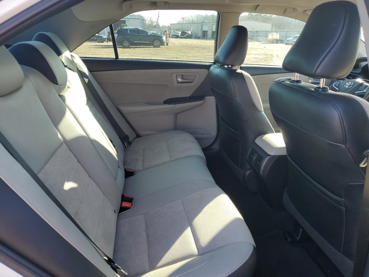 2016 Toyota Camry - Image 10