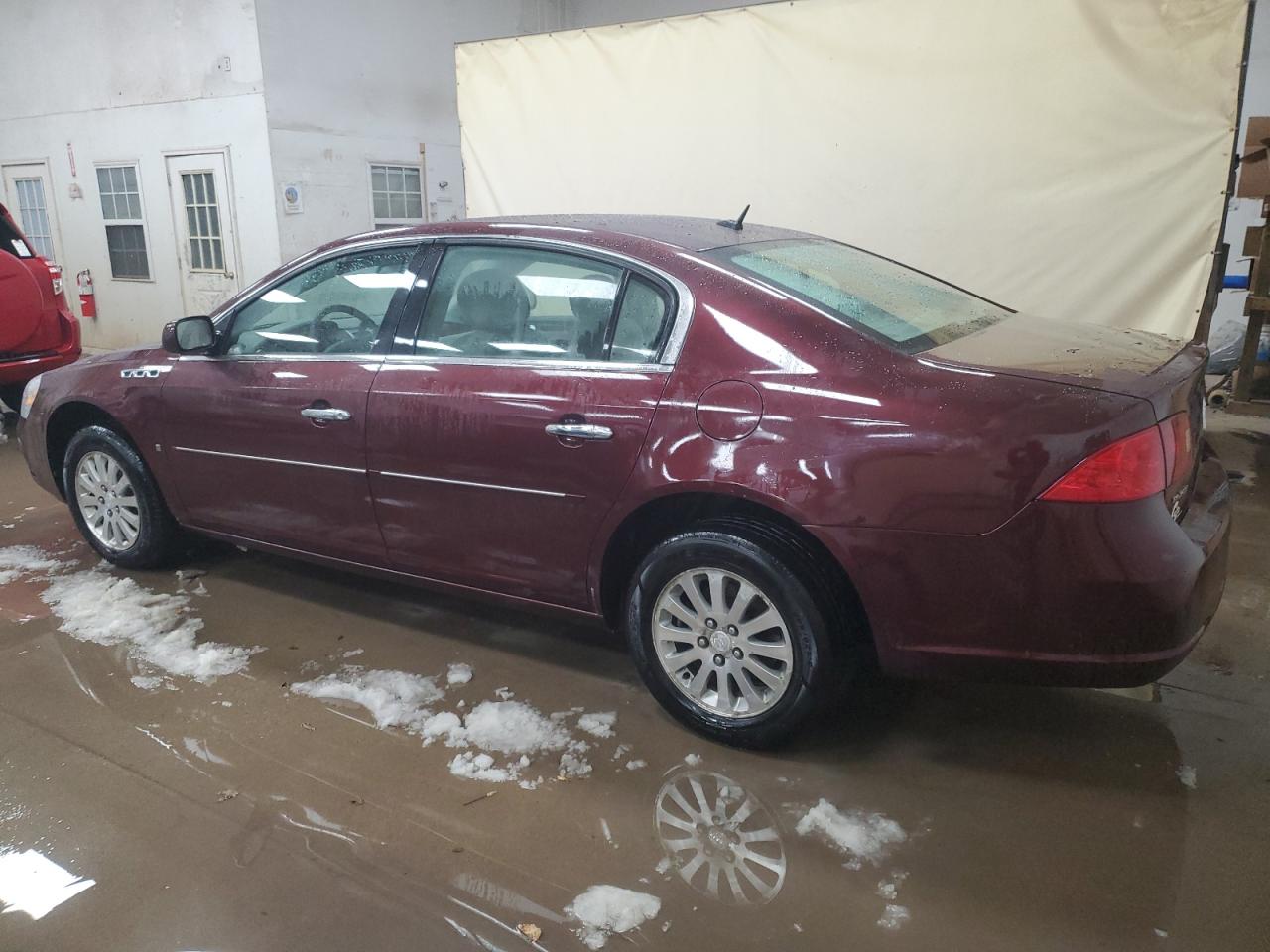 2007 Buick Lucerne - Image 2