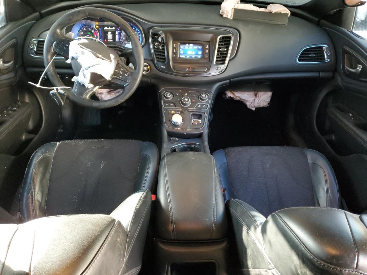 2016 Chrysler 200 - Image 8