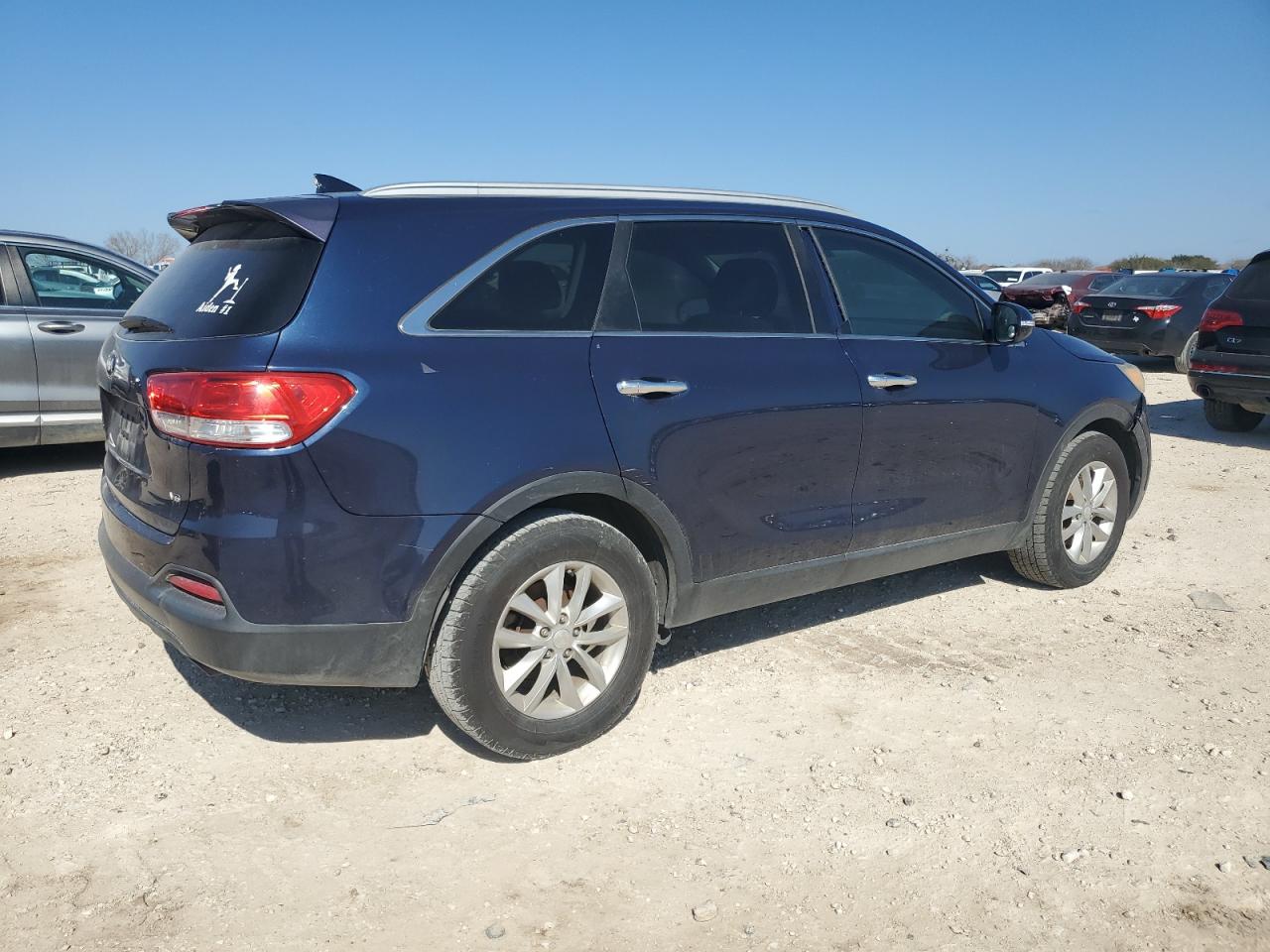 2016 Kia Sorento - Image 3