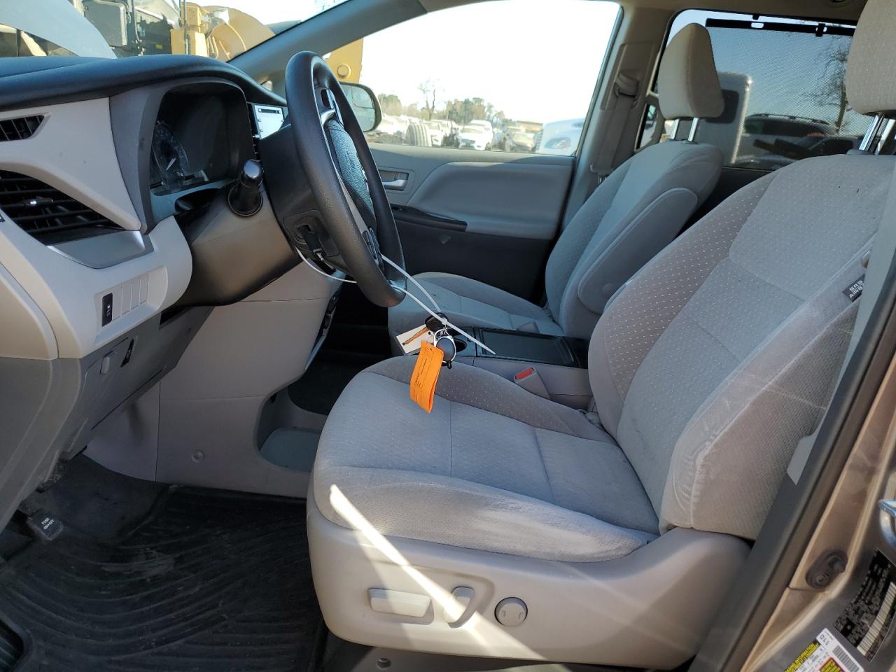 2018 Toyota Sienna - Image 7