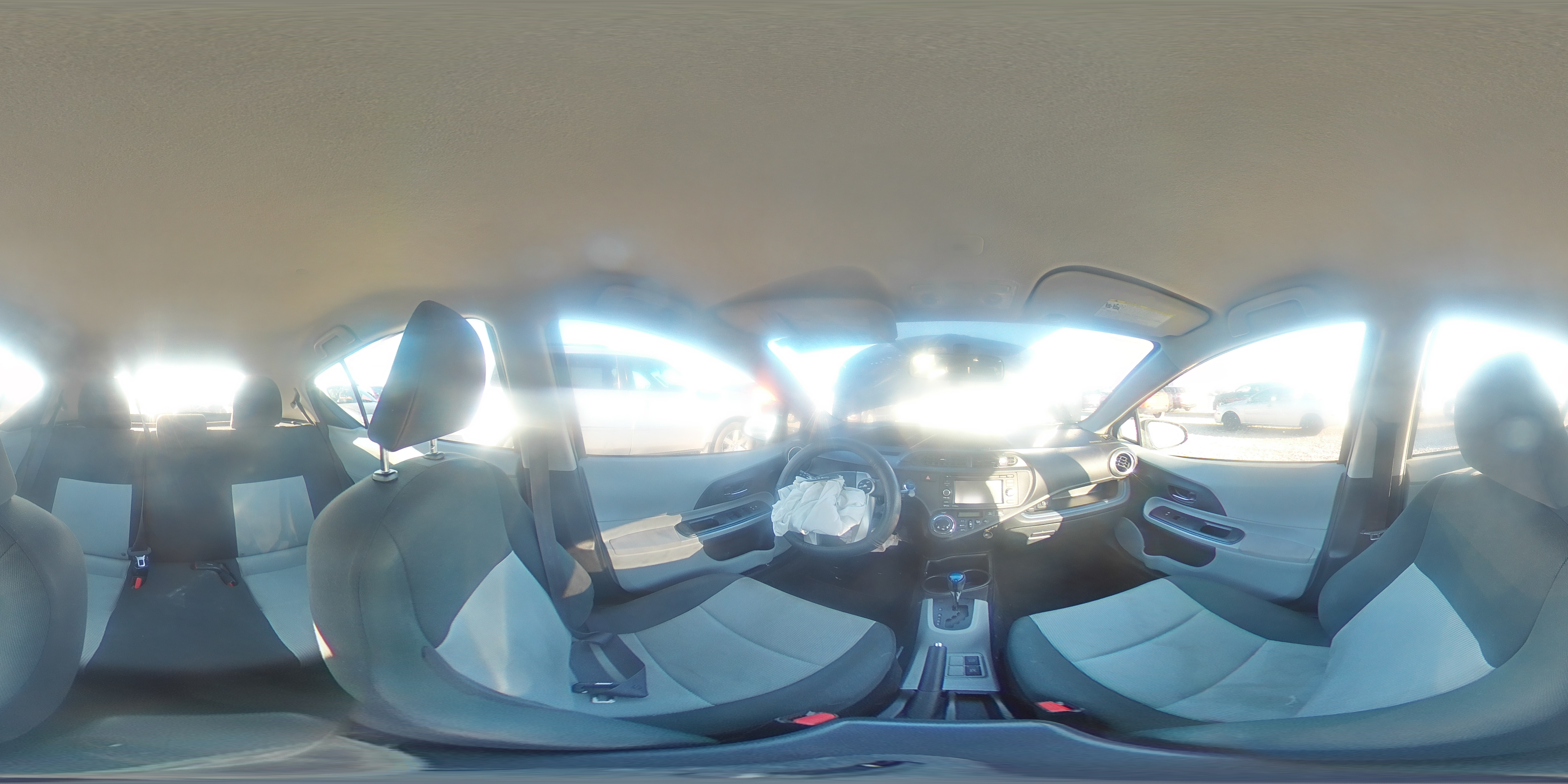 2013 Toyota Prius - Image 14