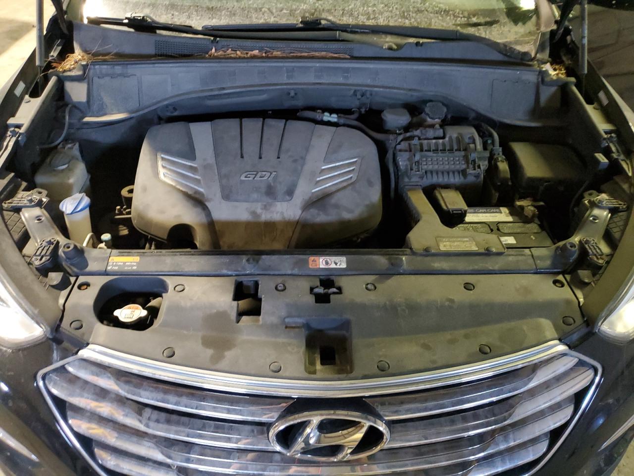 2016 Hyundai Santa Fe - Image 12