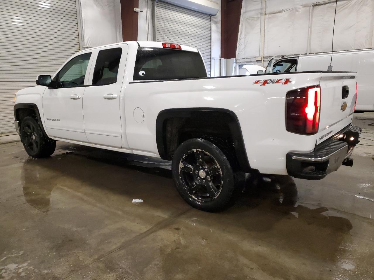 2015 Chevrolet Silverado - Image 2