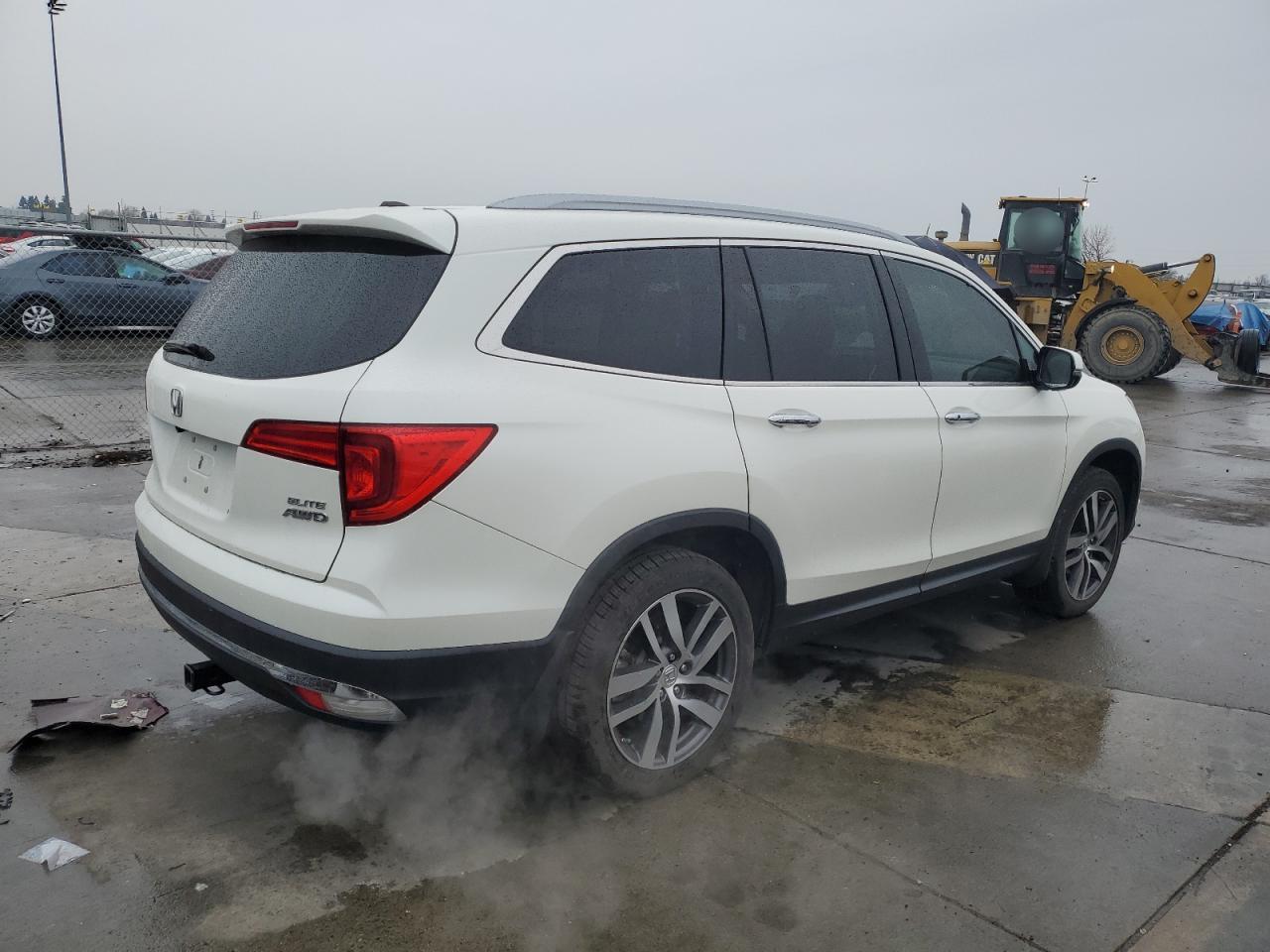 2017 Honda Pilot - Image 3