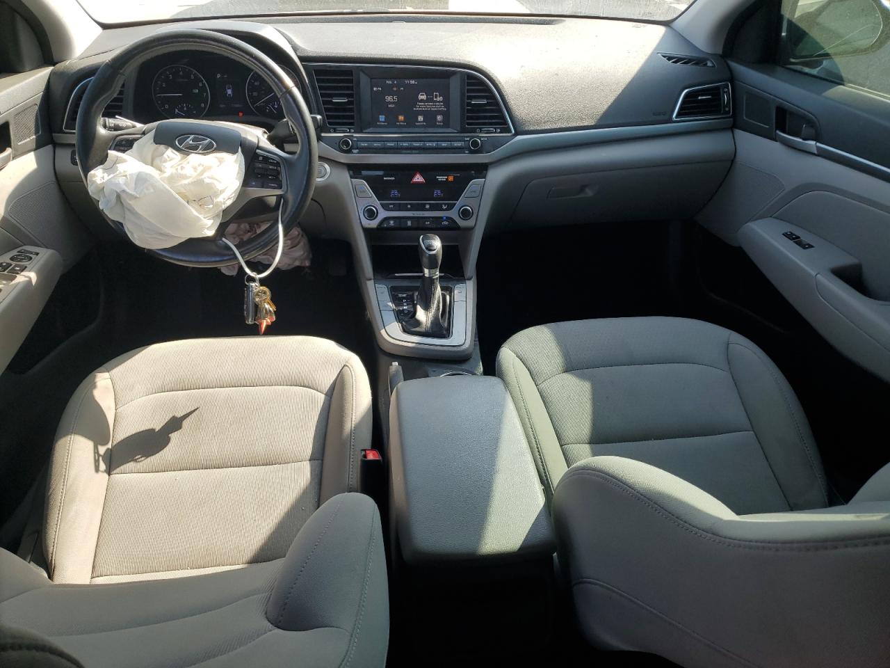 2018 Hyundai Elantra - Image 8