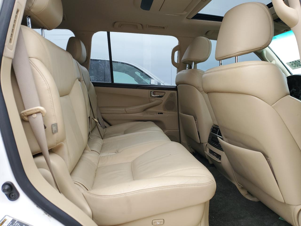 2011 Lexus LX - Image 11