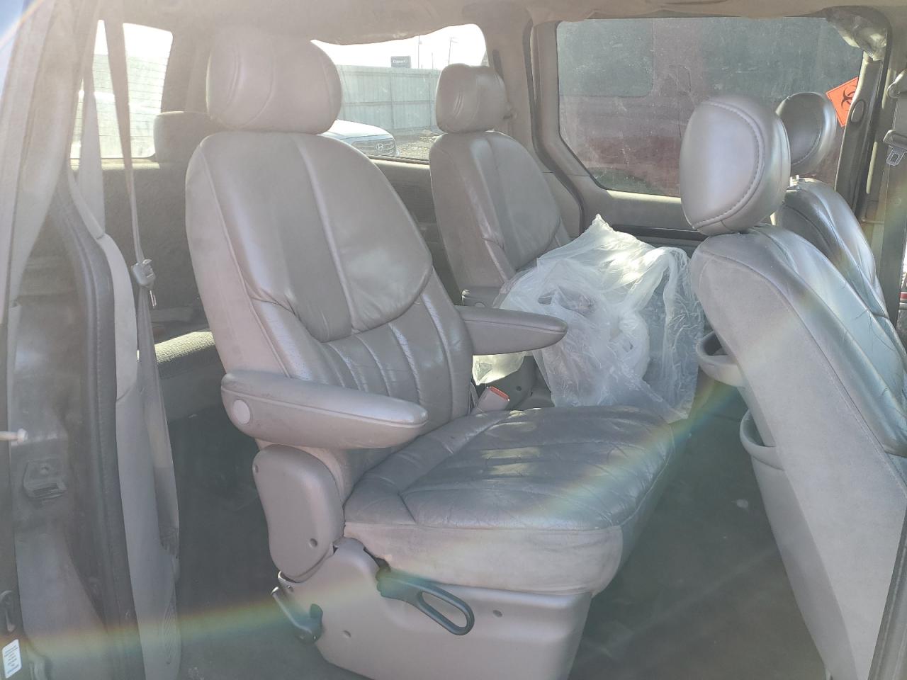 1999 Chrysler Town & Country Limited VIN: 1C4GP64L6XB837965 Lot: 44438385