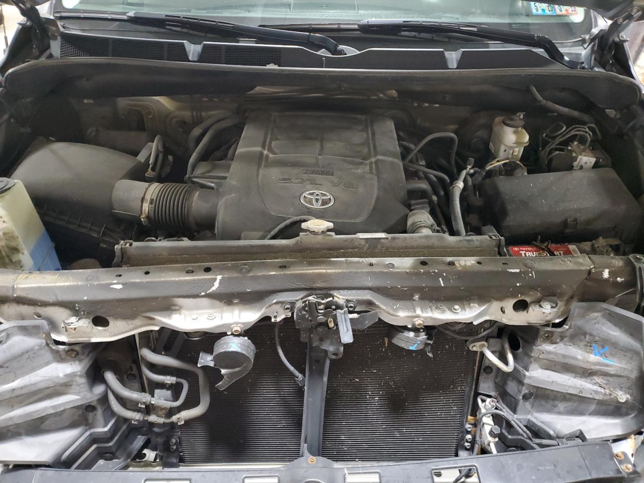 2015 Toyota Tundra - Image 11