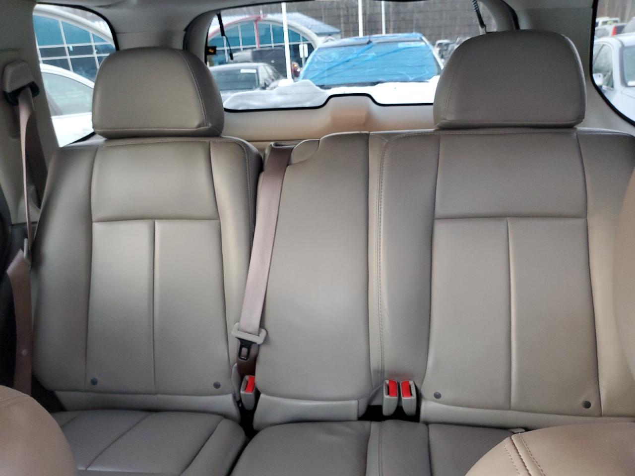 2007 GMC Envoy - Image 10