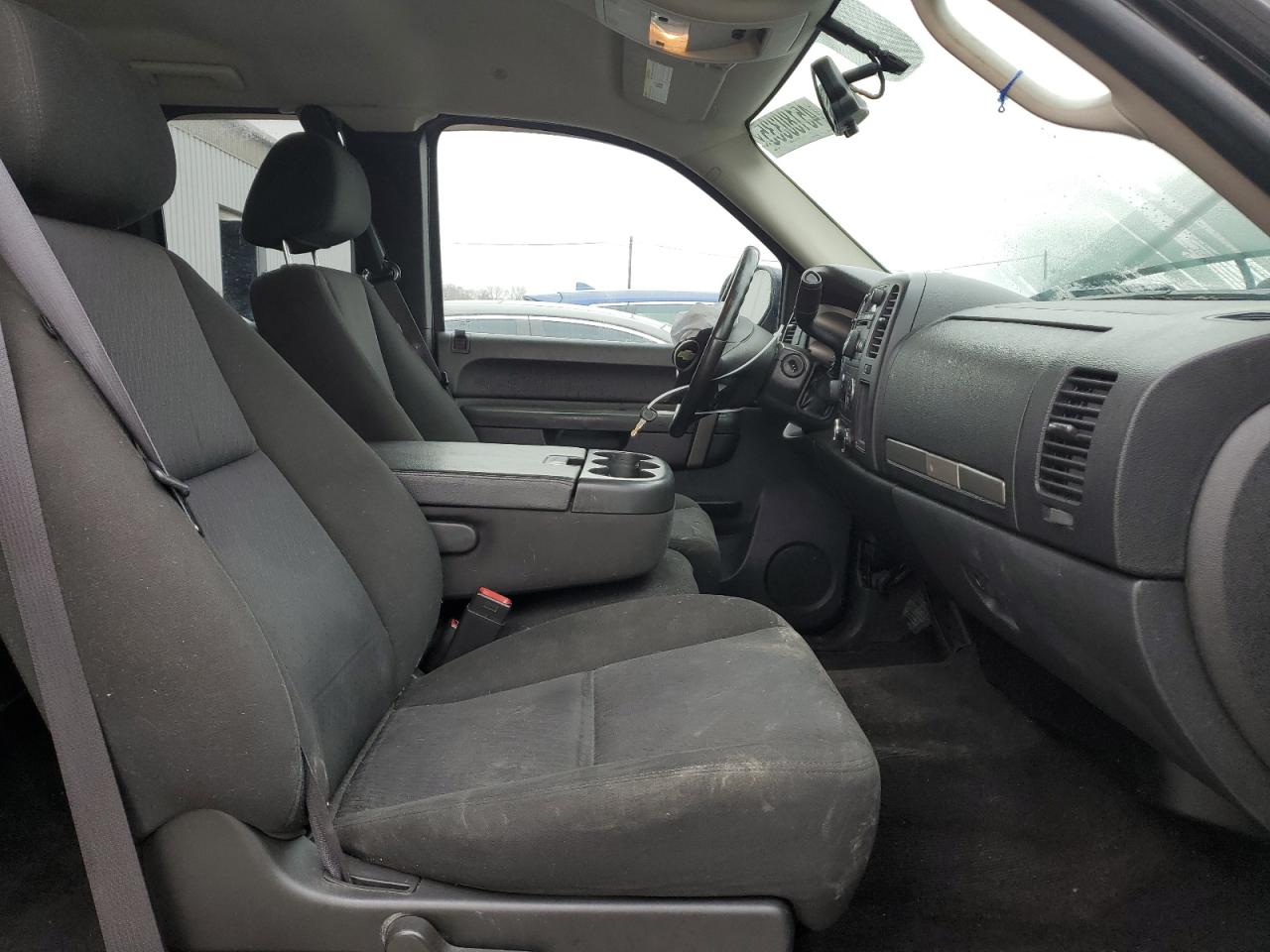 2011 Chevrolet Silverado - Image 7