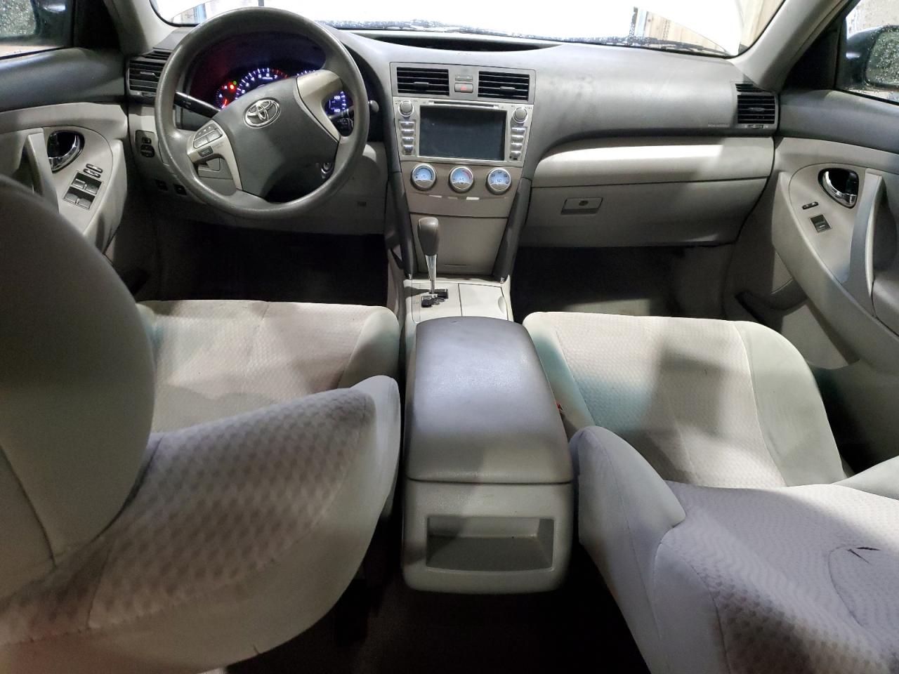 2011 Toyota Camry - Image 8