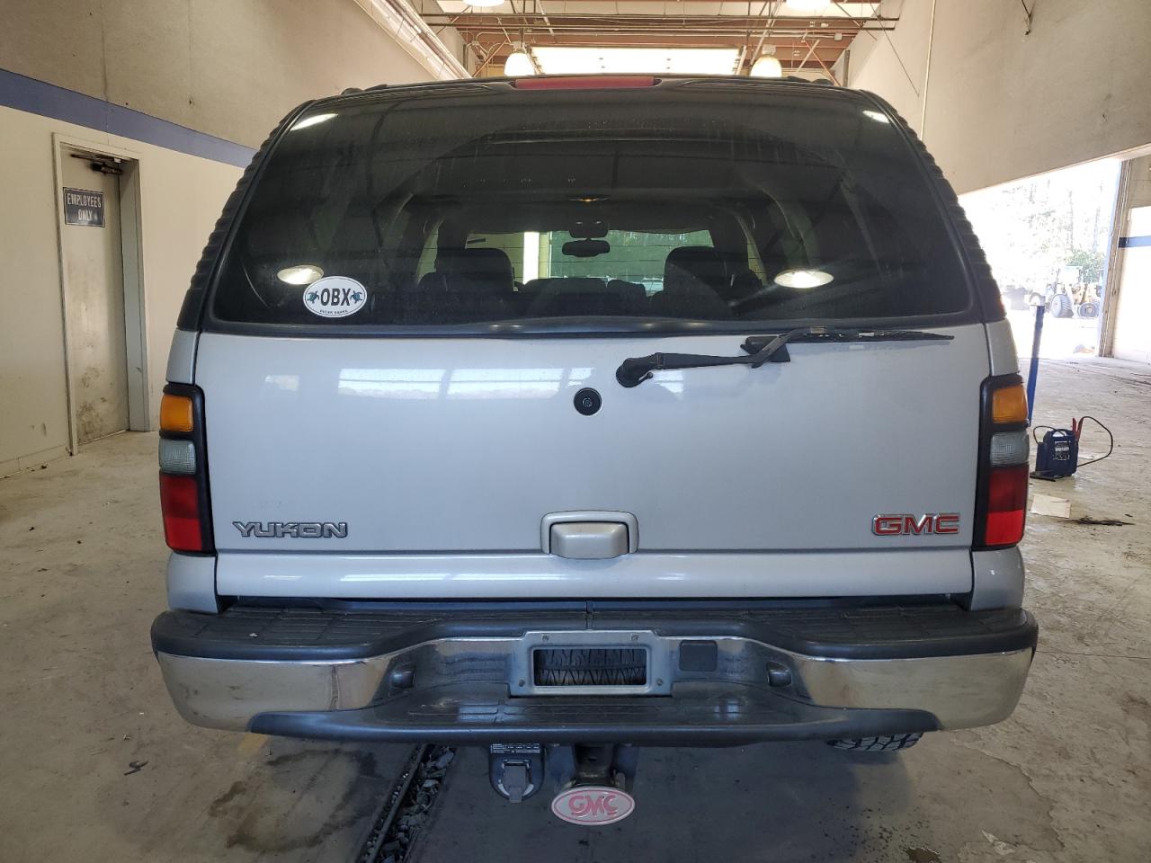 2004 GMC Yukon - Image 6