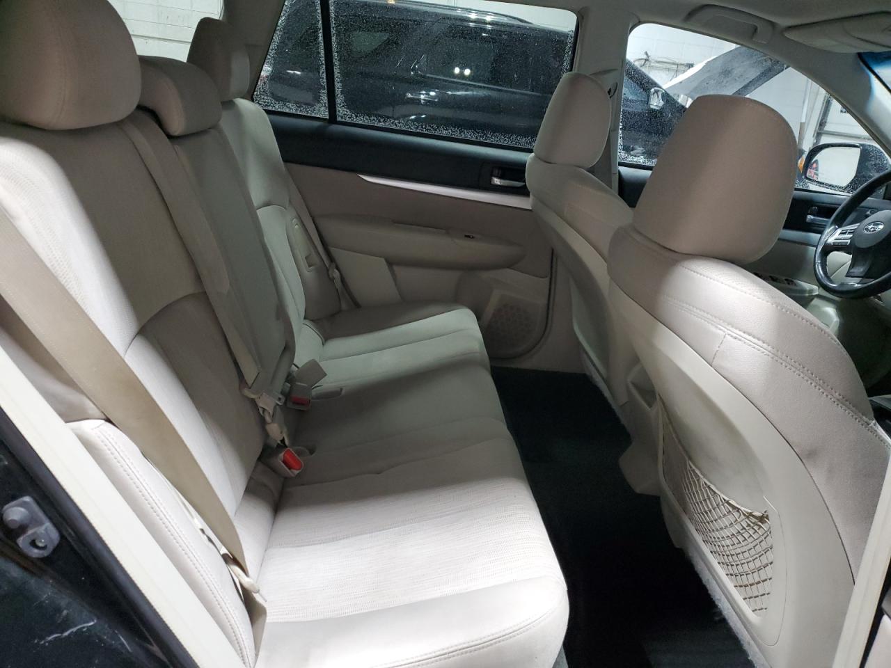 2014 Subaru Outback - Image 11