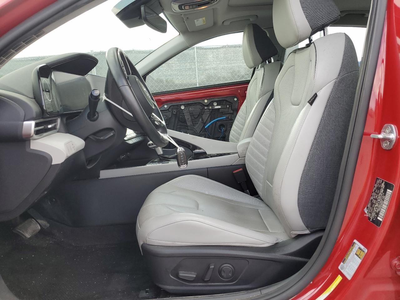 2022 Hyundai Elantra - Image 7
