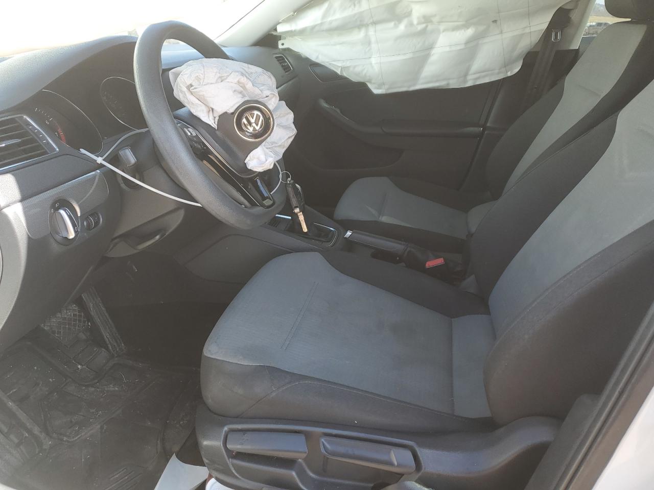 2017 Volkswagen Jetta - Image 7