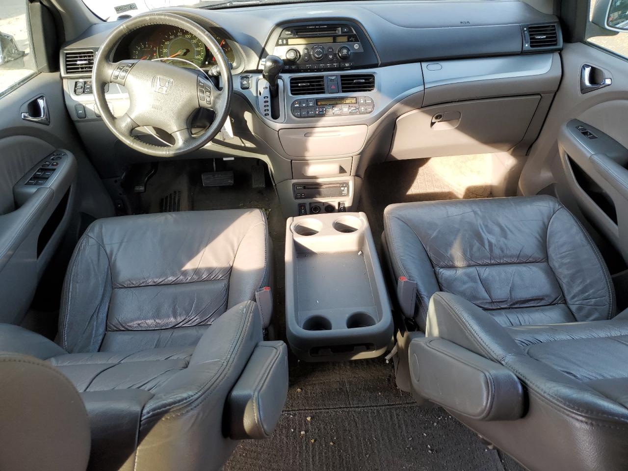 2010 Honda Odyssey - Image 8