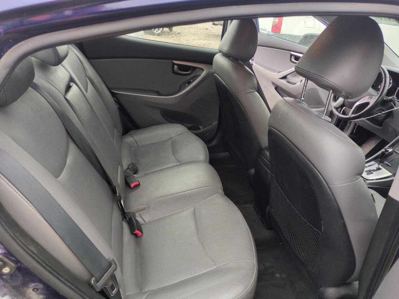 2012 Hyundai Elantra - Image 10