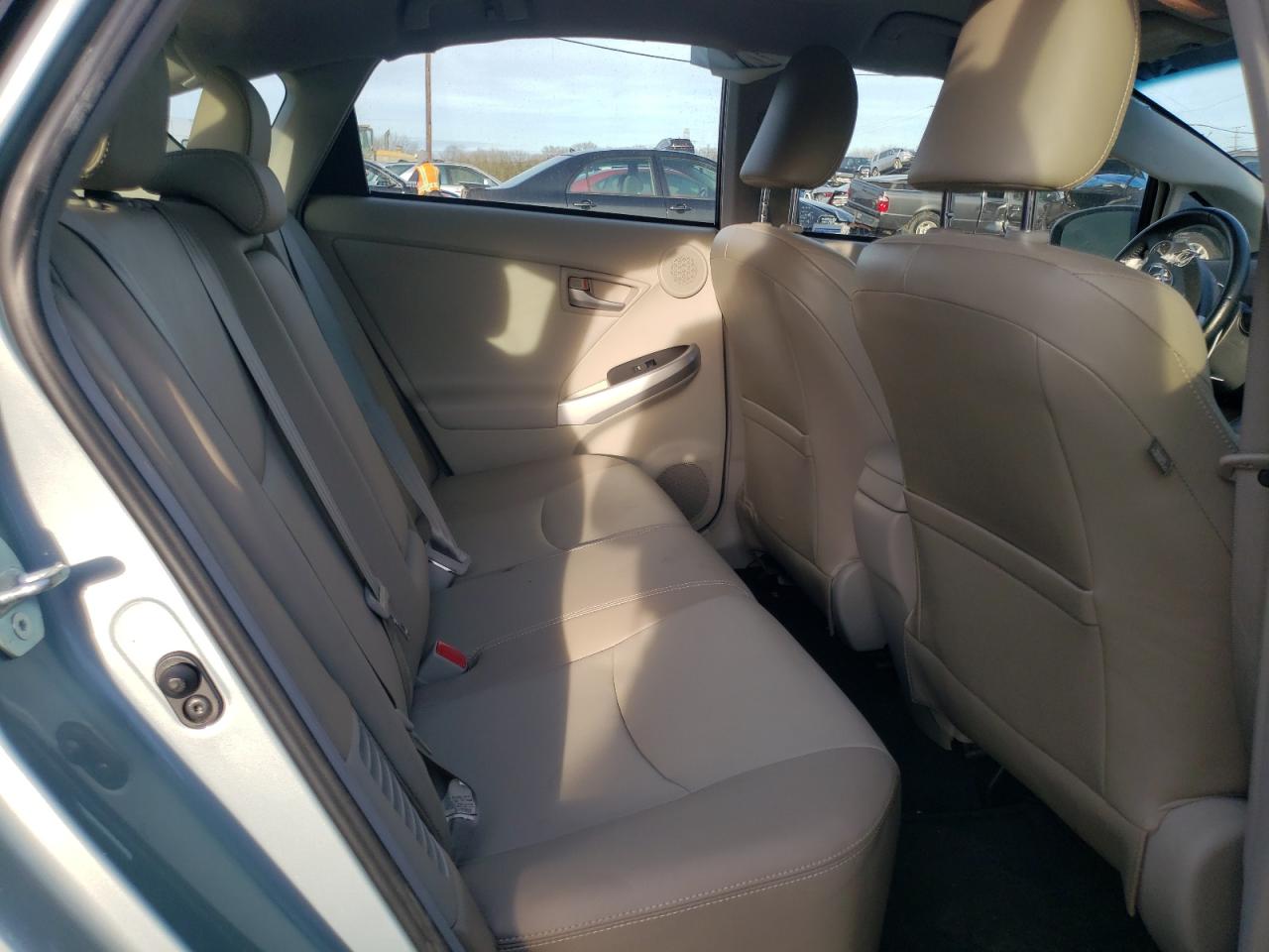 2015 Toyota Prius - Image 10