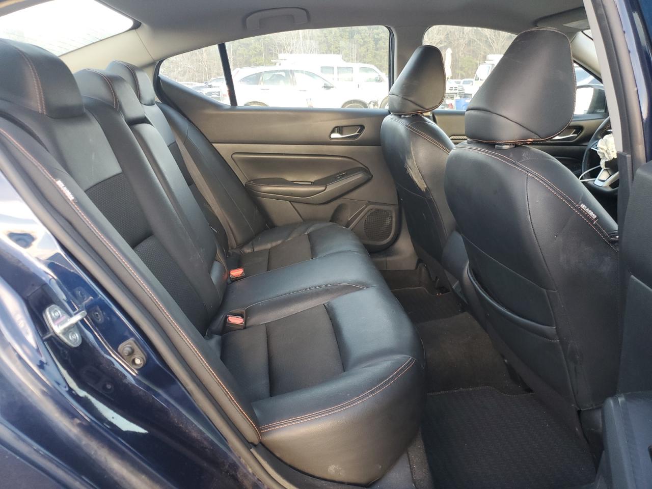 2022 Nissan Altima - Image 10