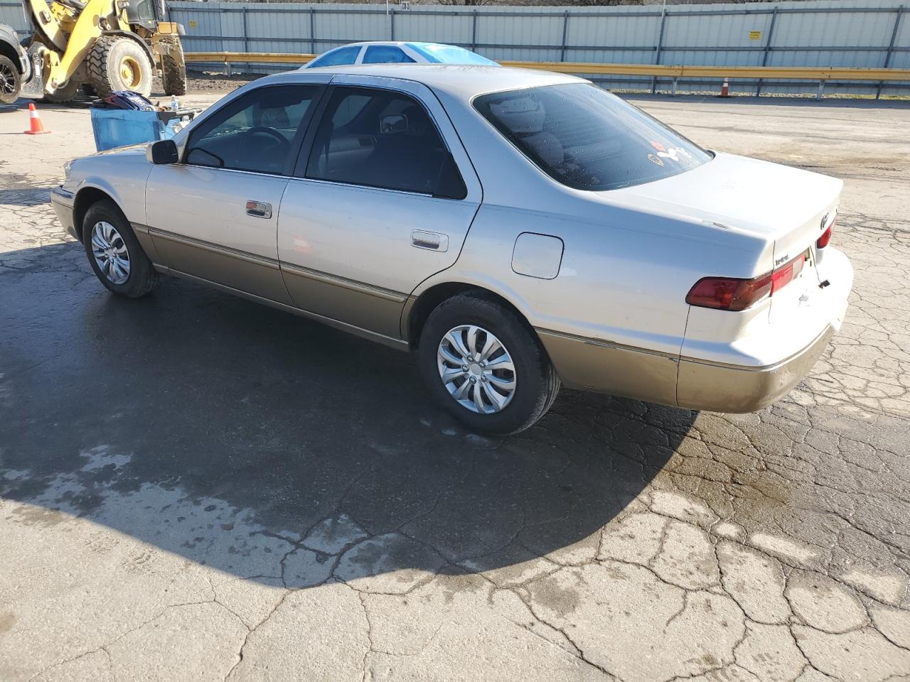1997 Toyota Camry - Image 2