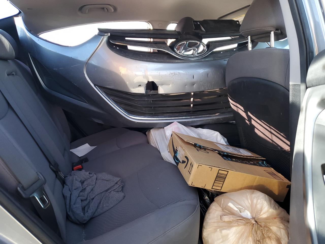 2016 Hyundai Elantra - Image 10